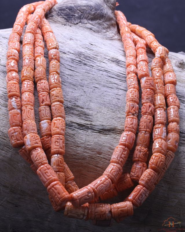 Momo Coral Tube Carving