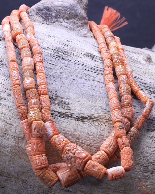 Momo Coral Tube Carving