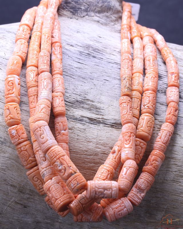 Momo Coral Tube Carving