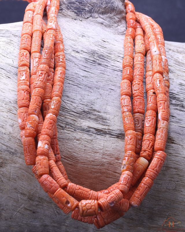 Momo Coral Tube Carving