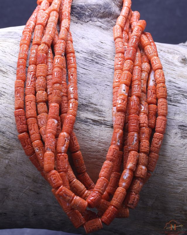 Momo Coral Tube Carving
