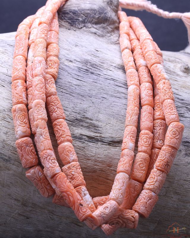 Momo Coral Tube Carving