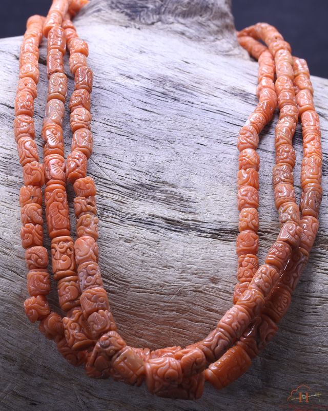 Momo Coral Tube Carving