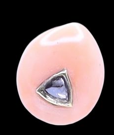 Polki Worked On Coral