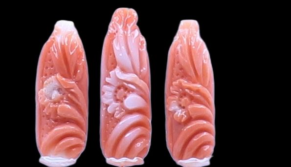 Momo Carved